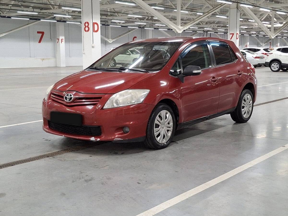 Toyota Auris с пробегом — 2010 год. Посмотреть фото