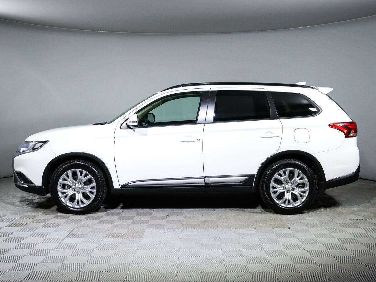 Mitsubishi Outlander с пробегом — 2022 год. Фото: #7