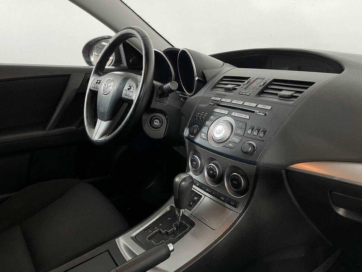 Mazda 3 с пробегом — 2010 год. Фото: #6