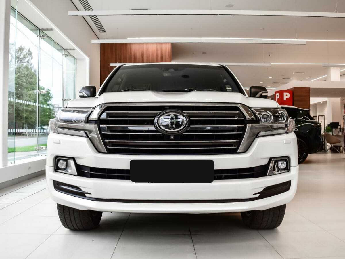 Toyota Land Cruiser с пробегом — 2017 год. Фото: #1