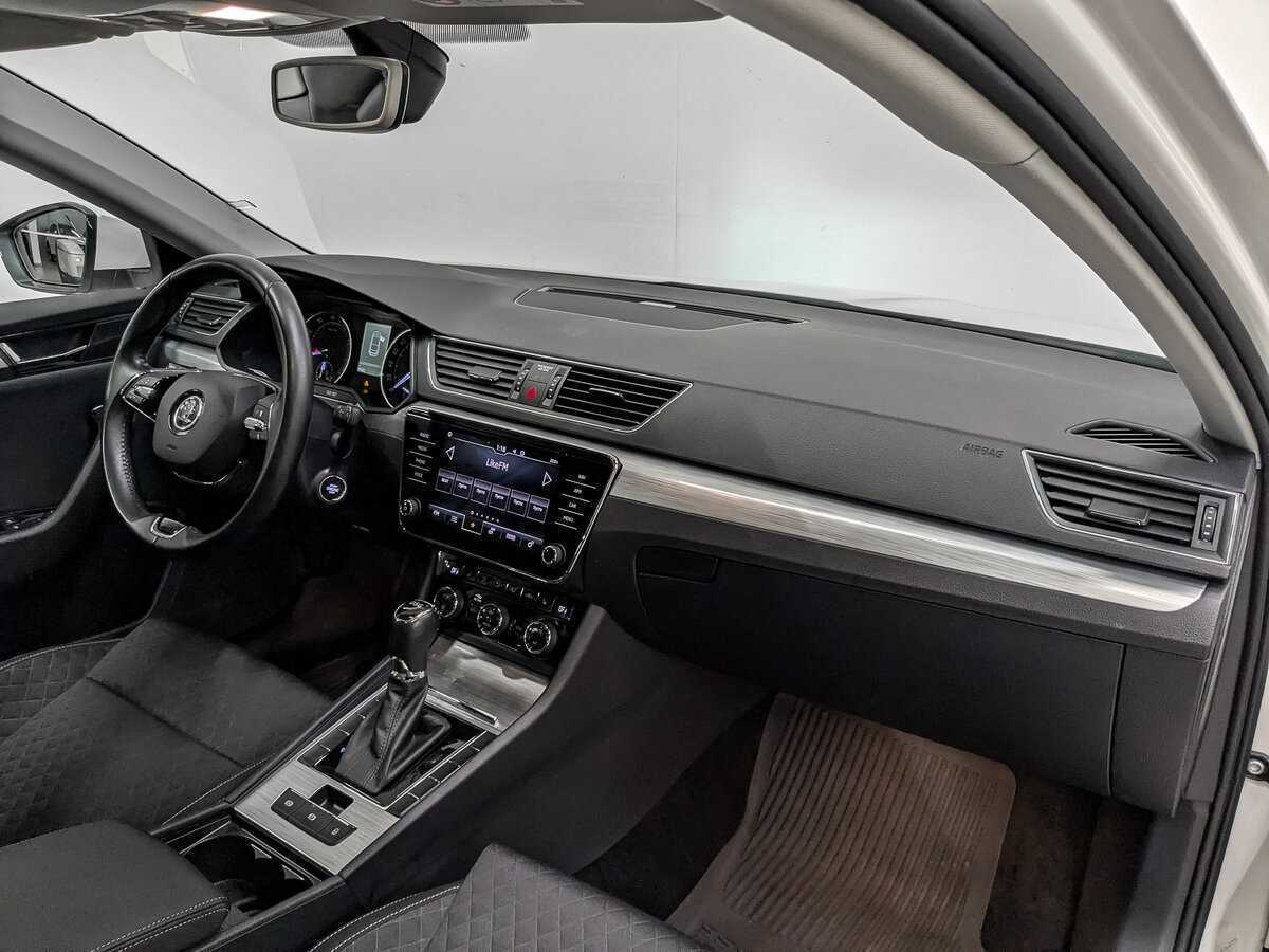 Skoda Superb с пробегом — 2020 год. Фото: #13