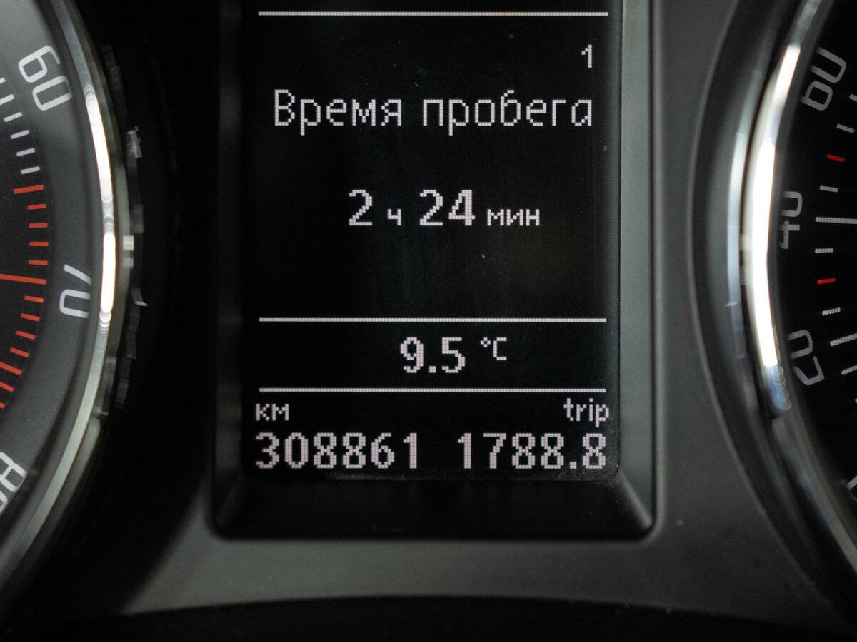 Skoda Superb с пробегом — 2009 год. Фото: #9