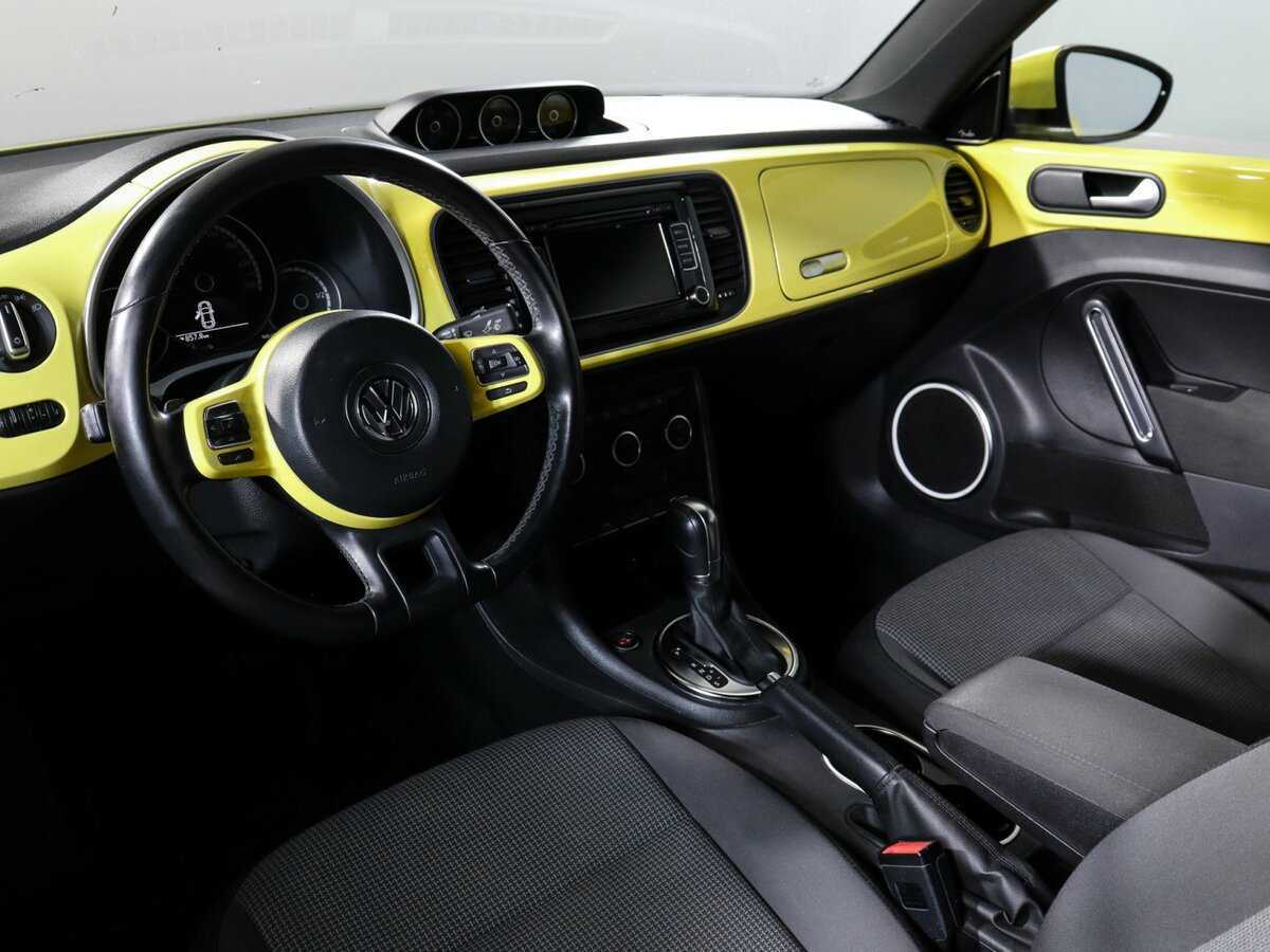 Volkswagen Beetle с пробегом — 2014 год. Фото: #13