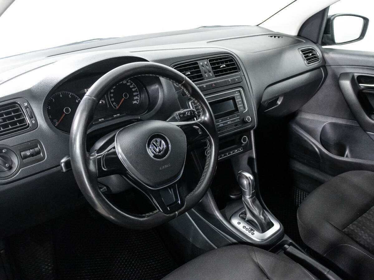 Volkswagen Polo с пробегом — 2017 год. Фото: #10