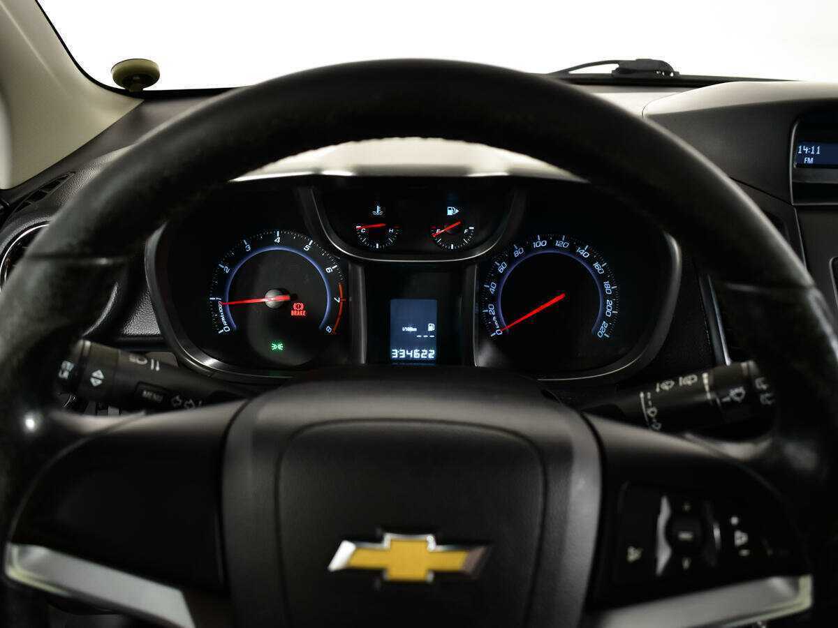 Chevrolet Orlando с пробегом — 2013 год. Фото: #8