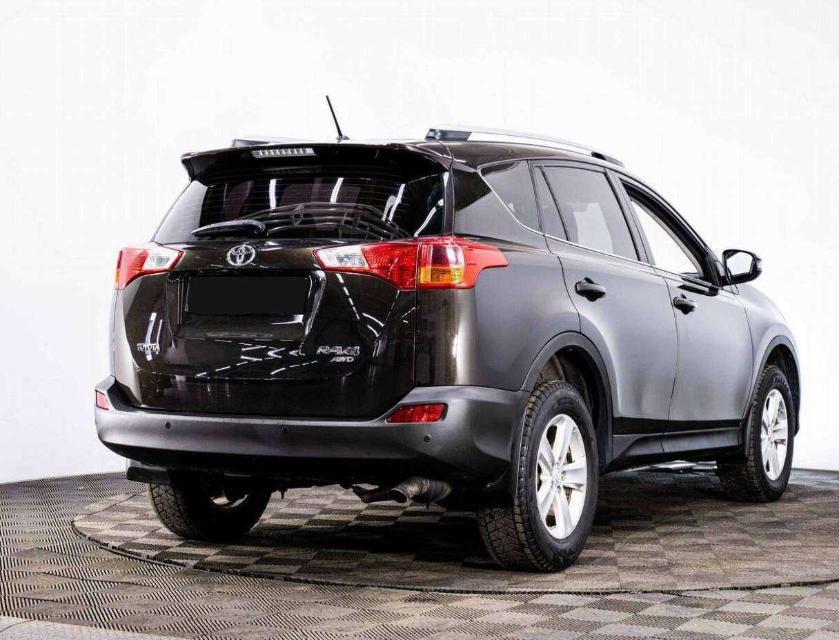 Toyota RAV4 с пробегом — 2014 год. Фото: #5