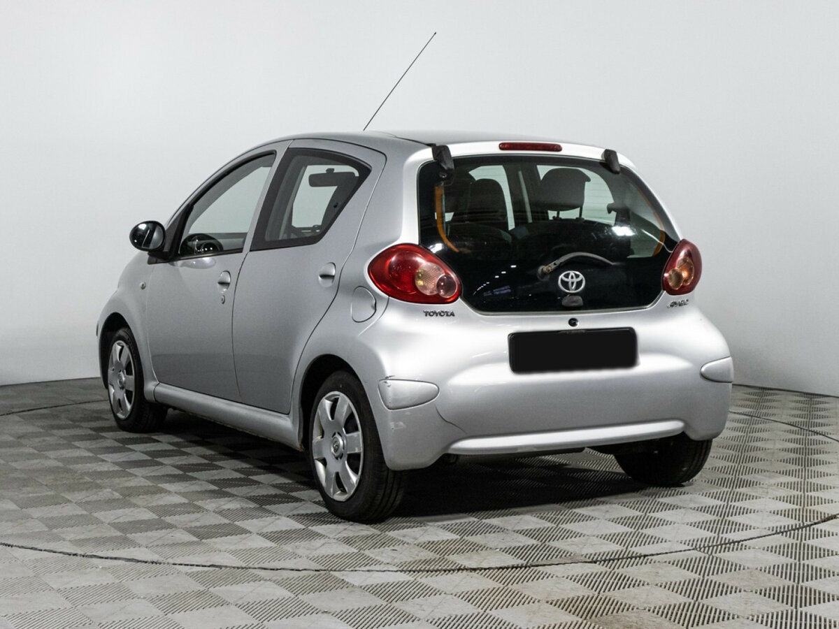 Toyota Aygo с пробегом — 2006 год. Фото: #6