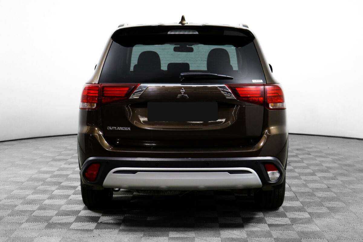 Mitsubishi Outlander с пробегом — 2022 год. Фото: #5