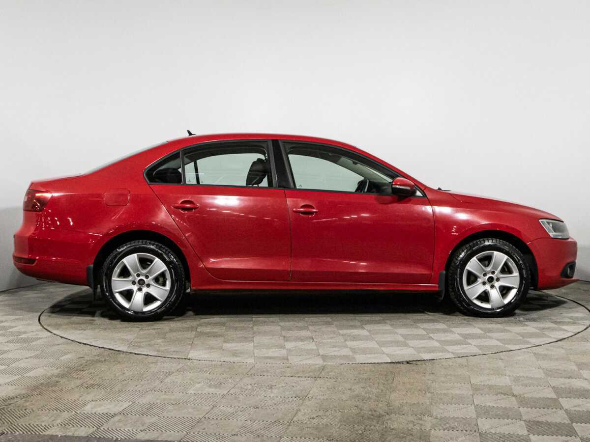 Volkswagen Jetta с пробегом — 2012 год. Фото: #3