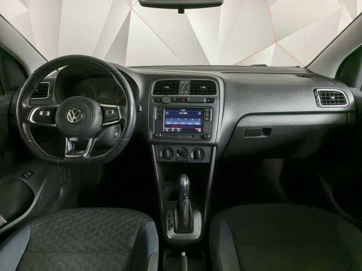 Volkswagen Polo с пробегом — 2019 год. Фото: #9