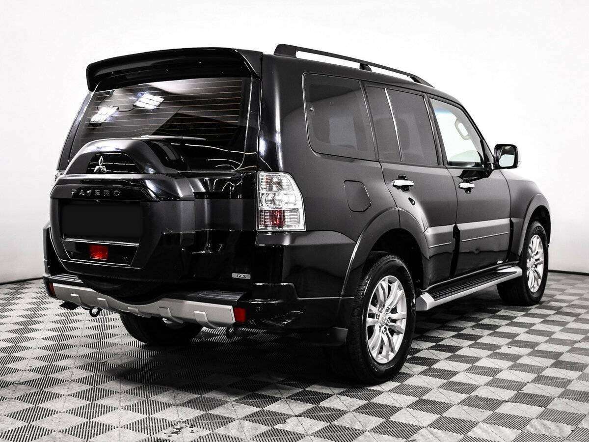 Mitsubishi Pajero с пробегом — 2017 год. Фото: #4