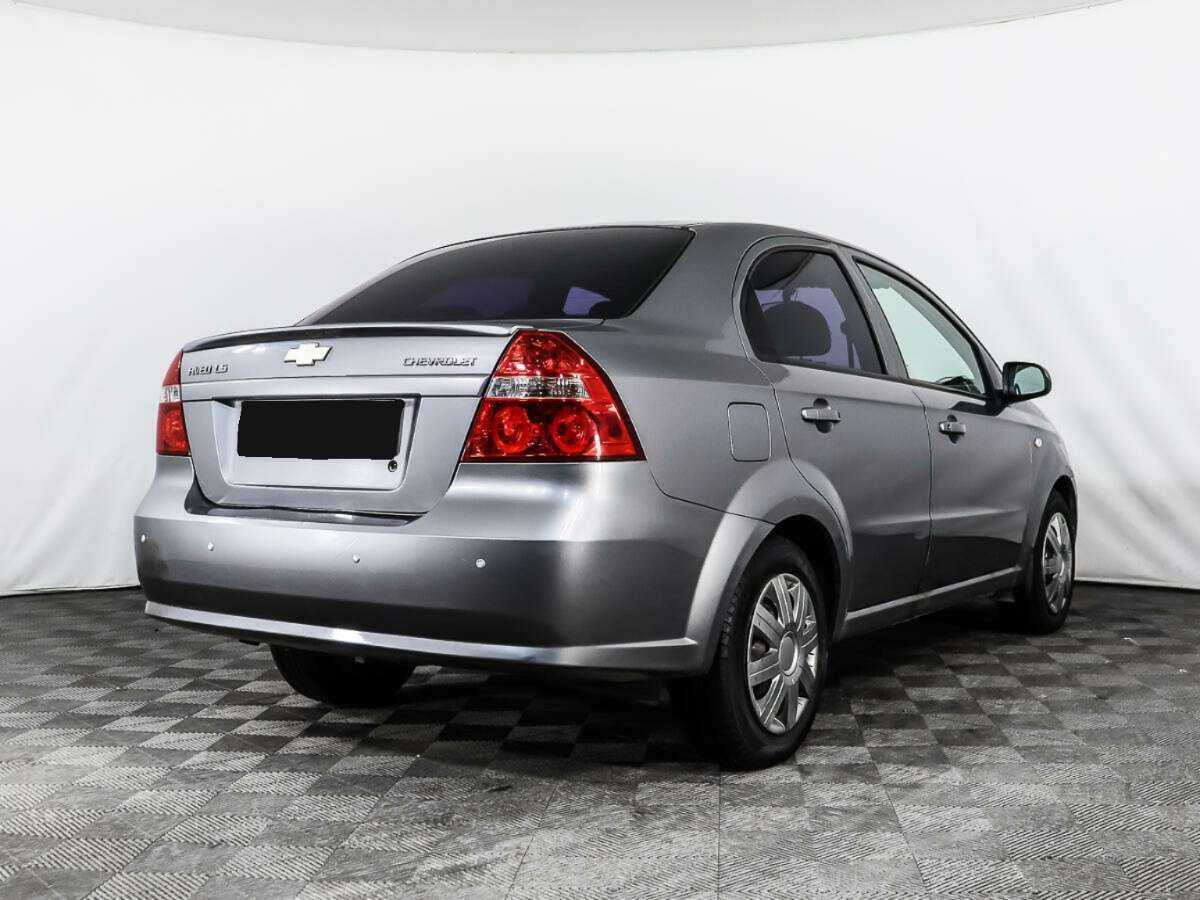 Chevrolet Aveo с пробегом — 2010 год. Фото: #4