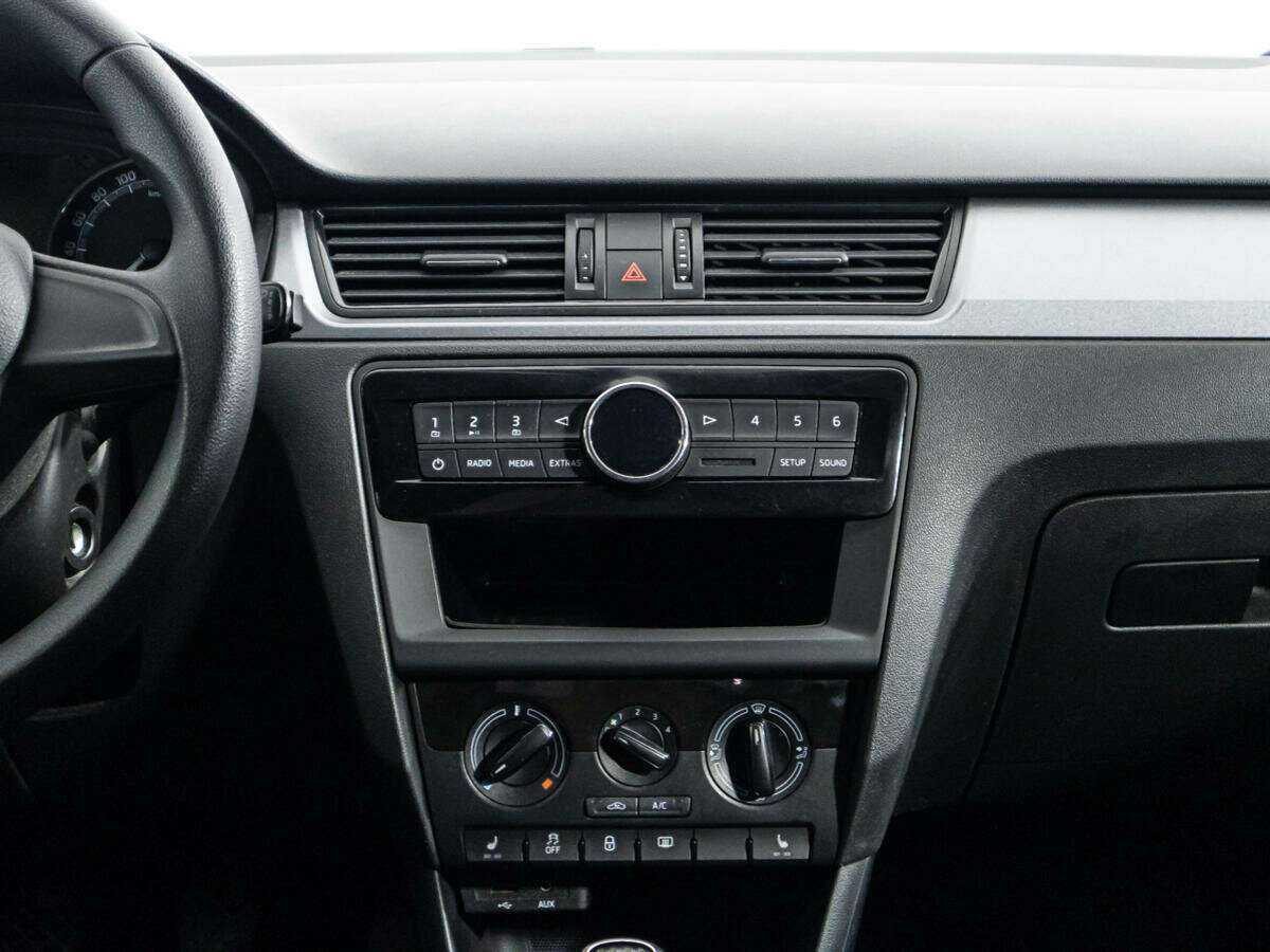 Skoda Rapid с пробегом — 2017 год. Фото: #13