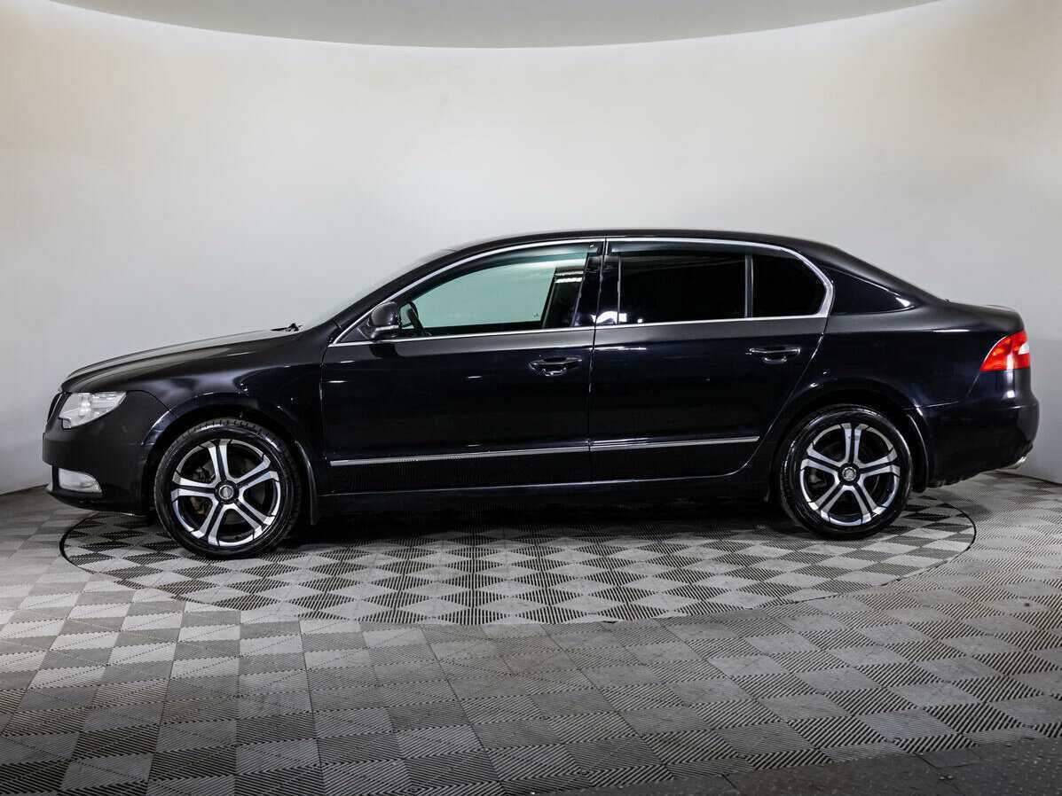 Skoda Superb с пробегом — 2011 год. Фото: #7