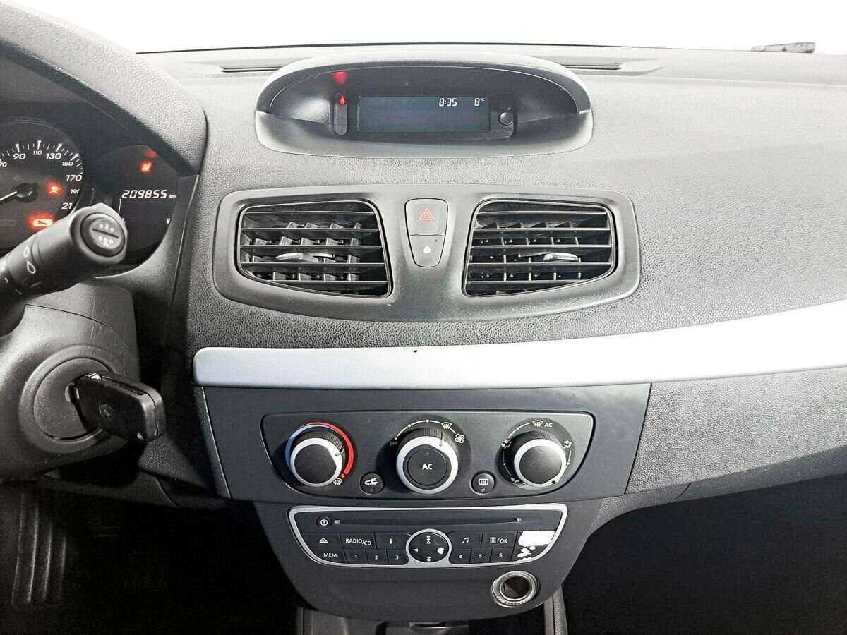 Renault Fluence с пробегом — 2012 год. Фото: #12