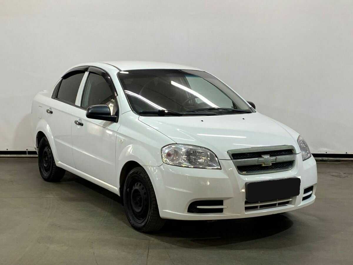 Chevrolet Aveo с пробегом — 2011 год. Фото: #2