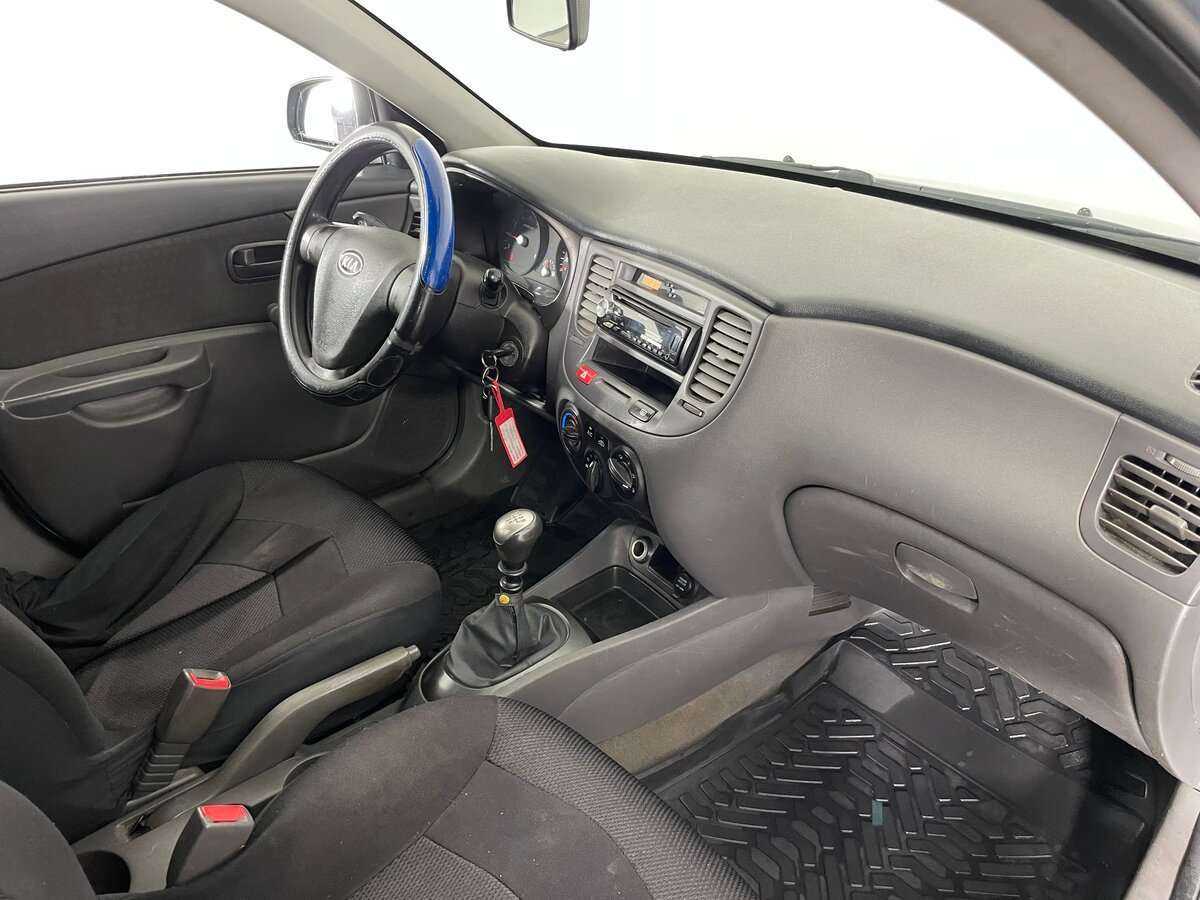 Kia Rio с пробегом — 2007 год. Фото: #7