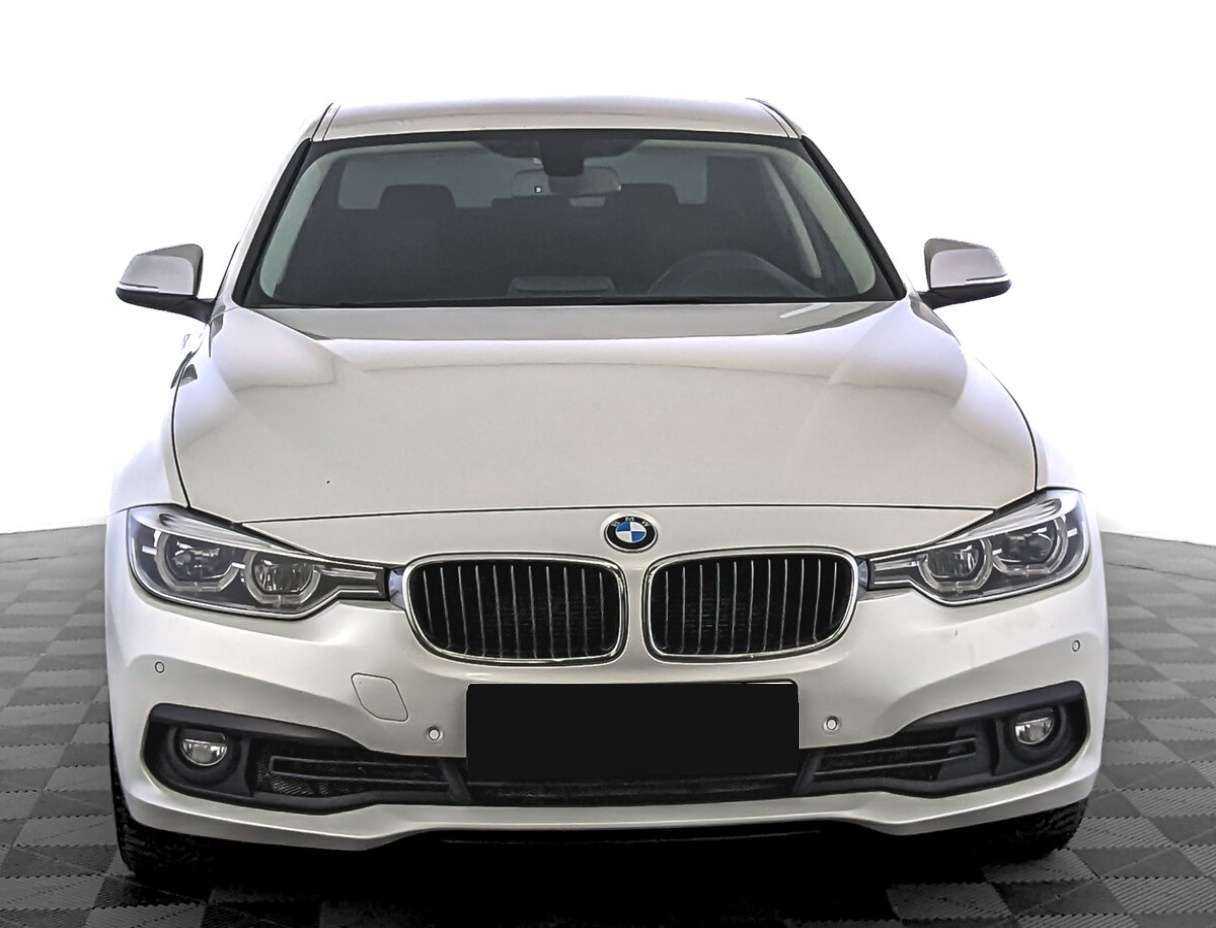 BMW 3 серии с пробегом — 2017 год. Фото: #1