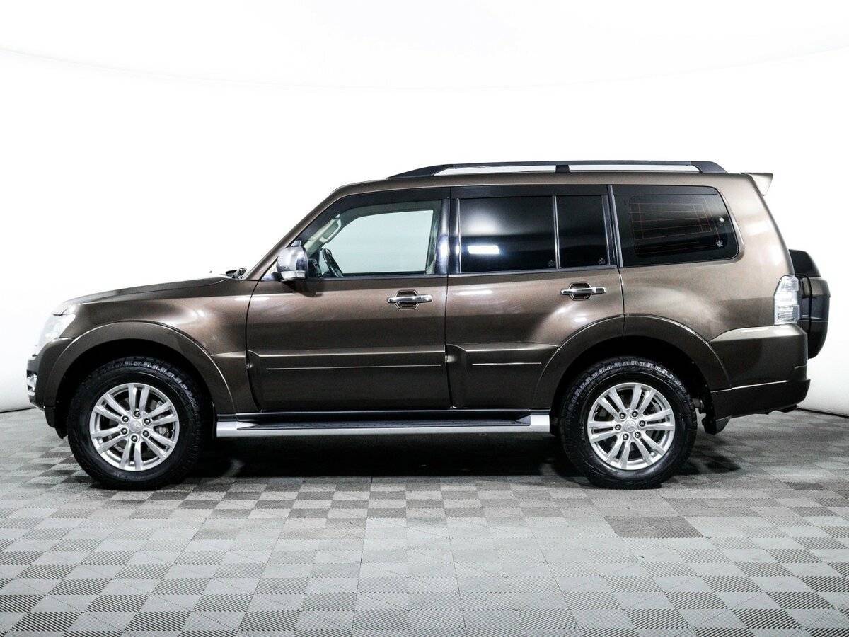 Mitsubishi Pajero с пробегом — 2017 год. Фото: #4