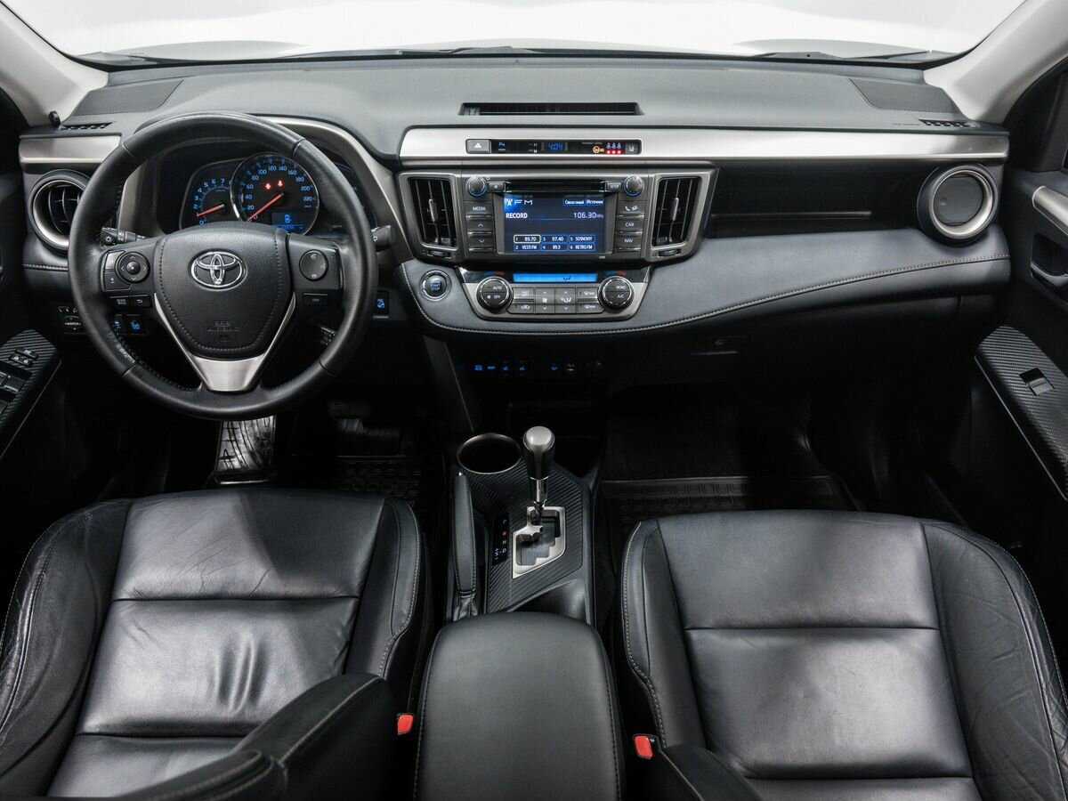 Toyota RAV4 с пробегом — 2013 год. Фото: #10