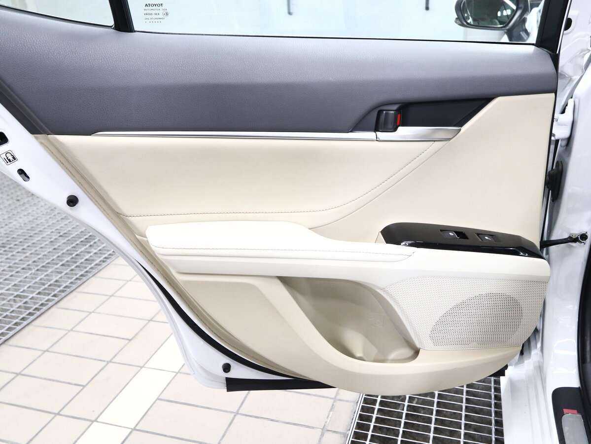 Toyota Camry с пробегом — 2021 год. Фото: #10