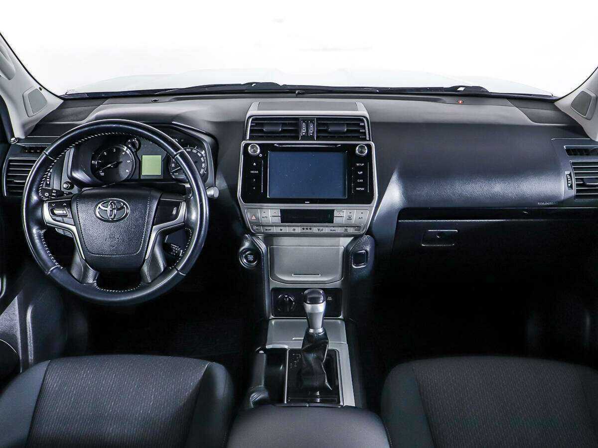 Toyota Land Cruiser Prado с пробегом — 2017 год. Фото: #10