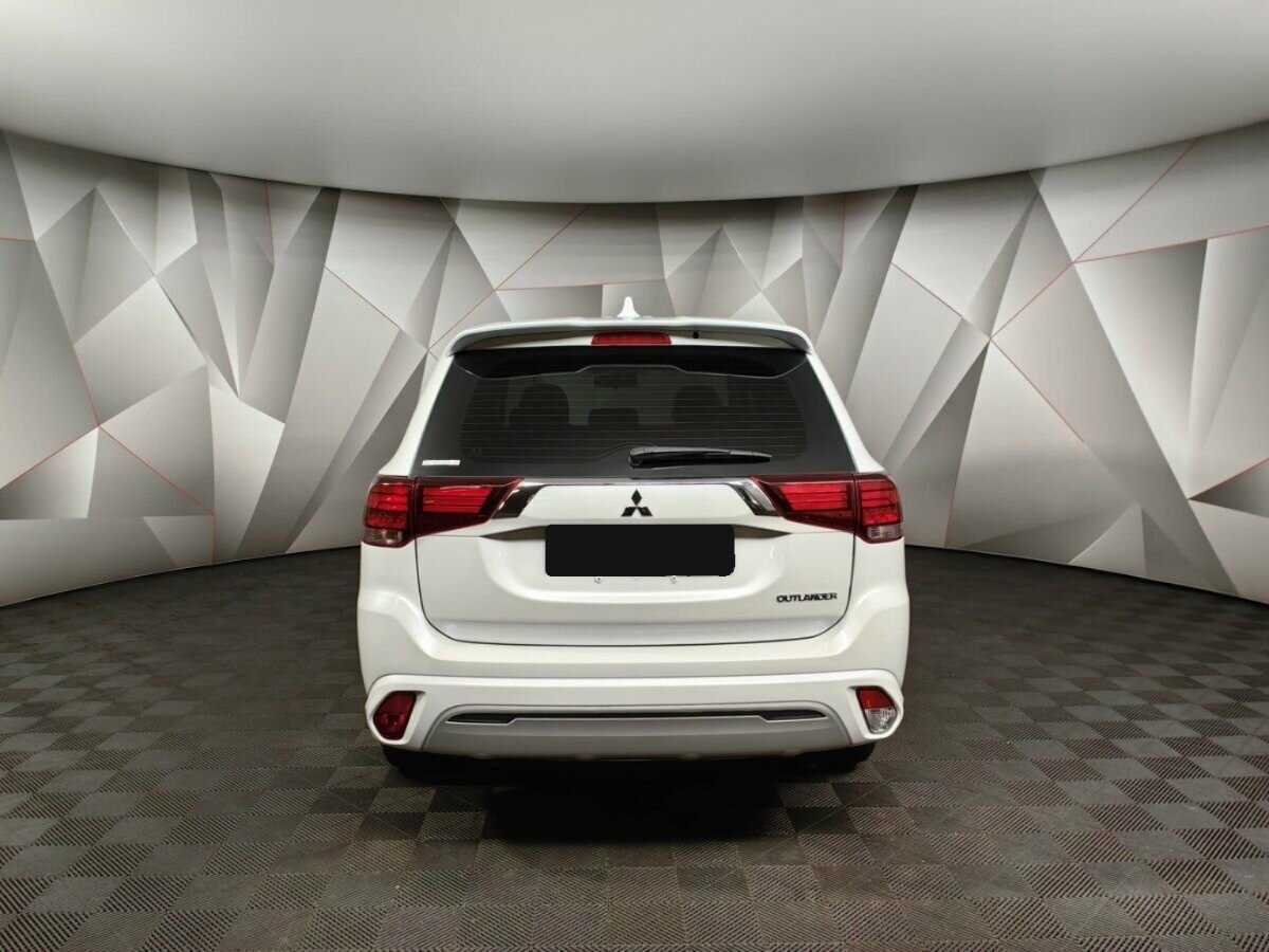 Mitsubishi Outlander с пробегом — 2022 год. Фото: #5