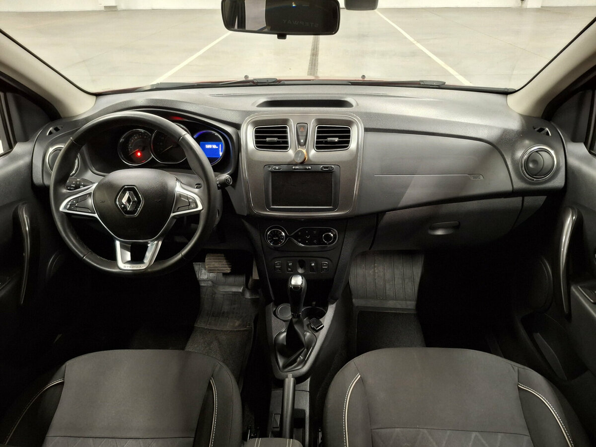 Renault Sandero с пробегом — 2018 год. Фото: #13