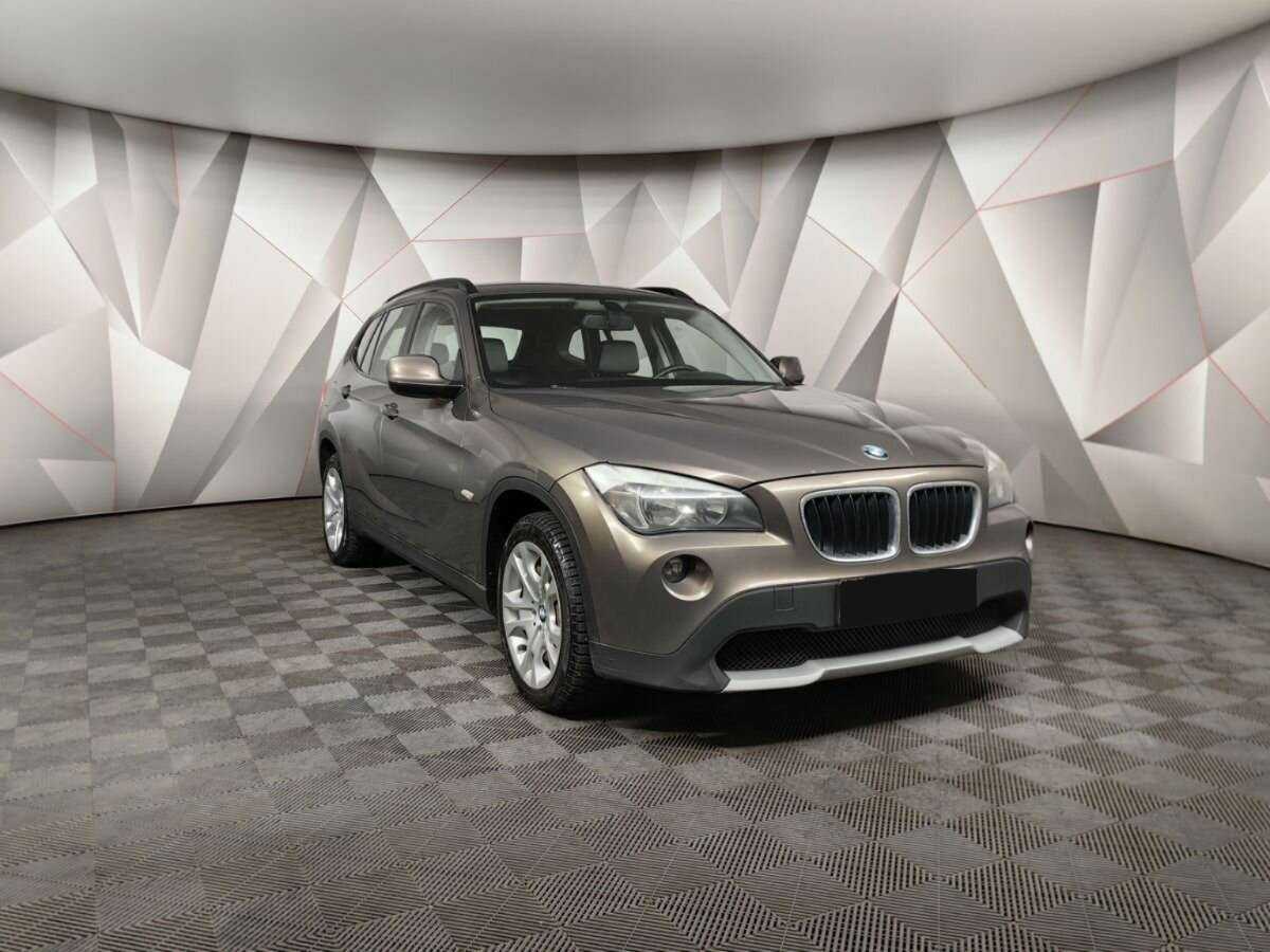 BMW X1 с пробегом — 2011 год. Фото: #2