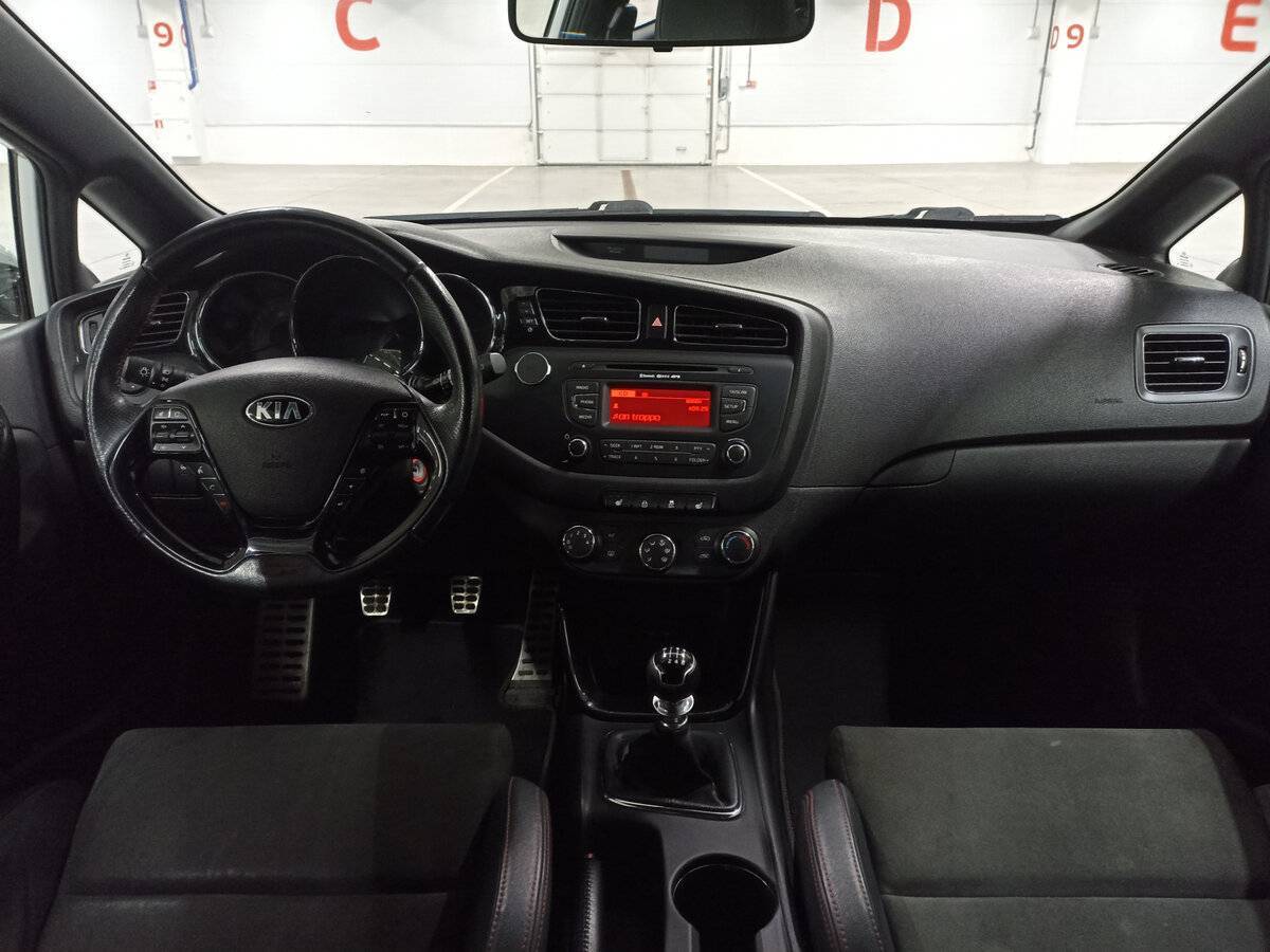 Kia Ceed GT с пробегом — 2014 год. Фото: #13