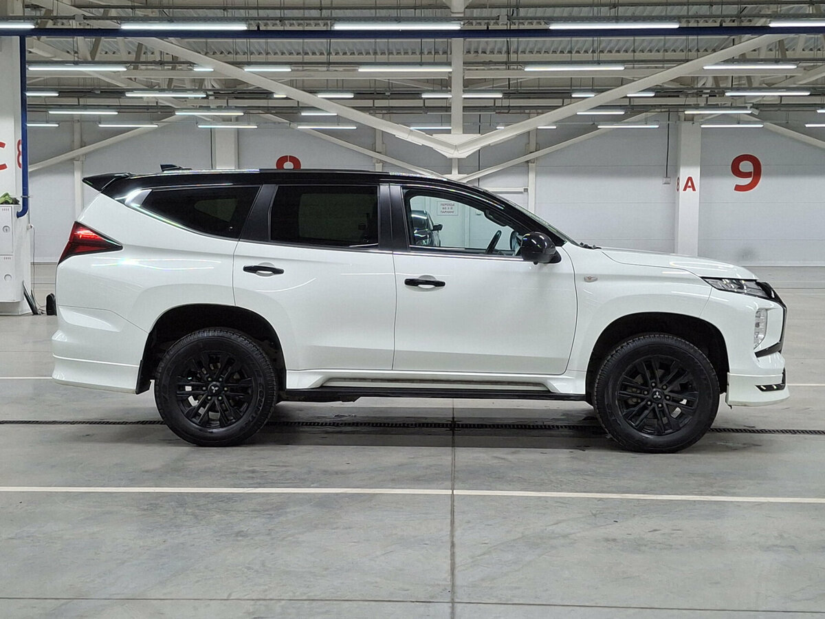 Mitsubishi Montero Sport с пробегом — 2022 год. Фото: #3