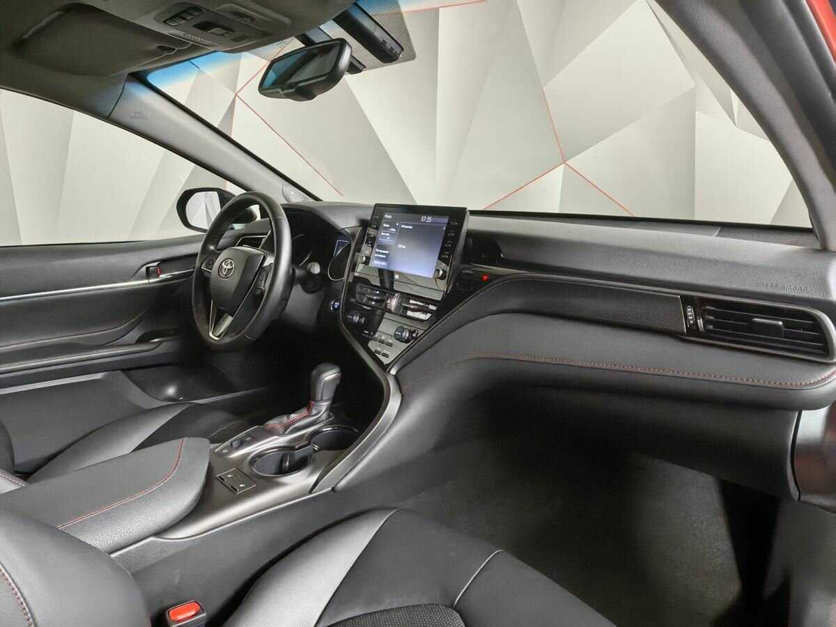 Toyota Camry с пробегом — 2021 год. Фото: #8