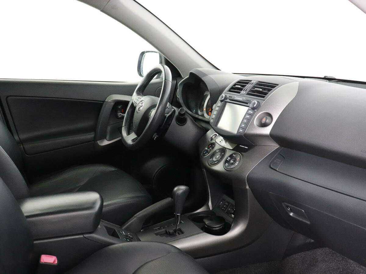 Toyota RAV4 с пробегом — 2011 год. Фото: #6