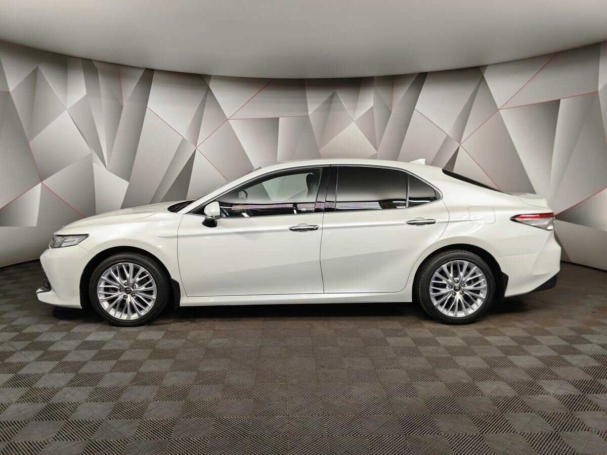 Toyota Camry с пробегом — 2020 год. Фото: #4