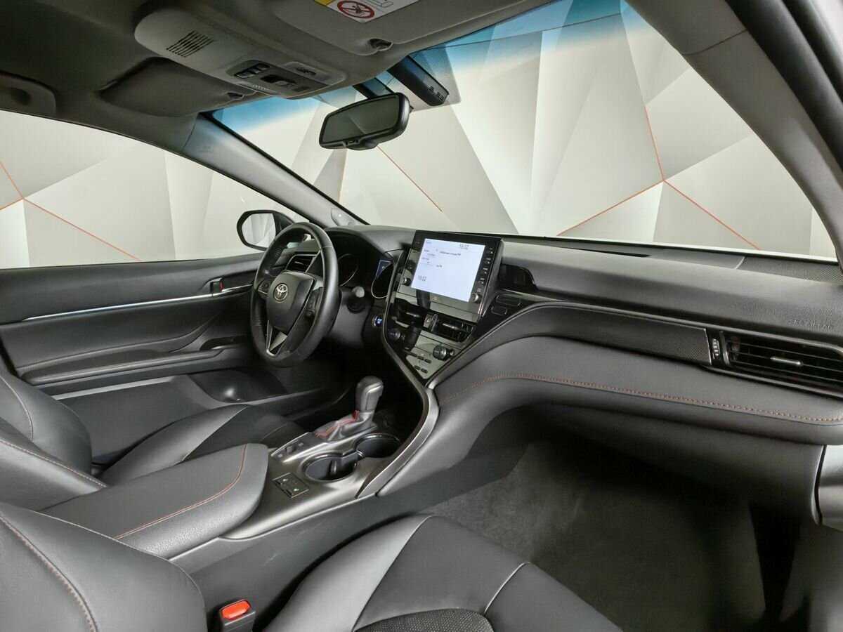 Toyota Camry с пробегом — 2021 год. Фото: #8