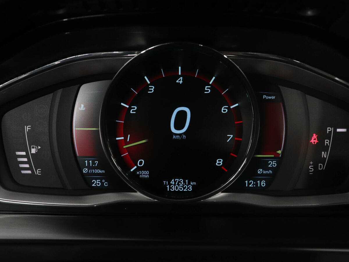Volvo S60 с пробегом — 2014 год. Фото: #10