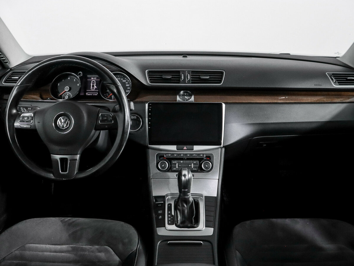 Volkswagen Passat с пробегом — 2011 год. Фото: #8