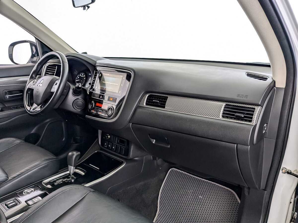 Mitsubishi Outlander с пробегом — 2019 год. Фото: #8