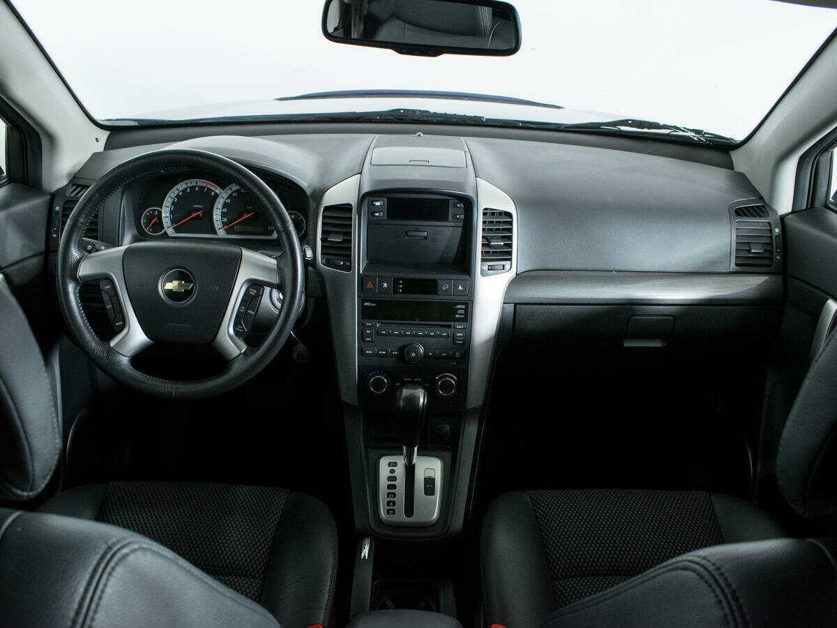 Chevrolet Captiva с пробегом — 2008 год. Фото: #11
