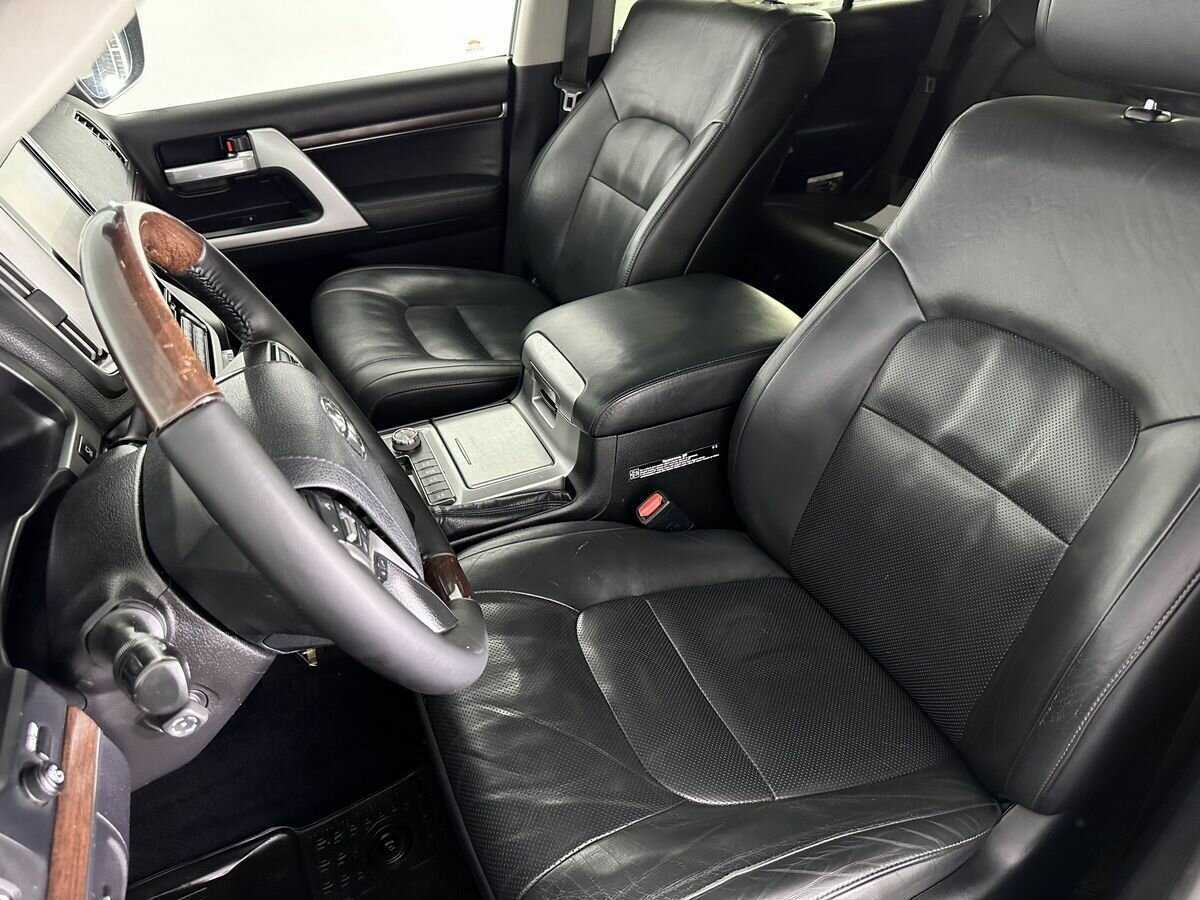 Toyota Land Cruiser с пробегом — 2017 год. Фото: #7