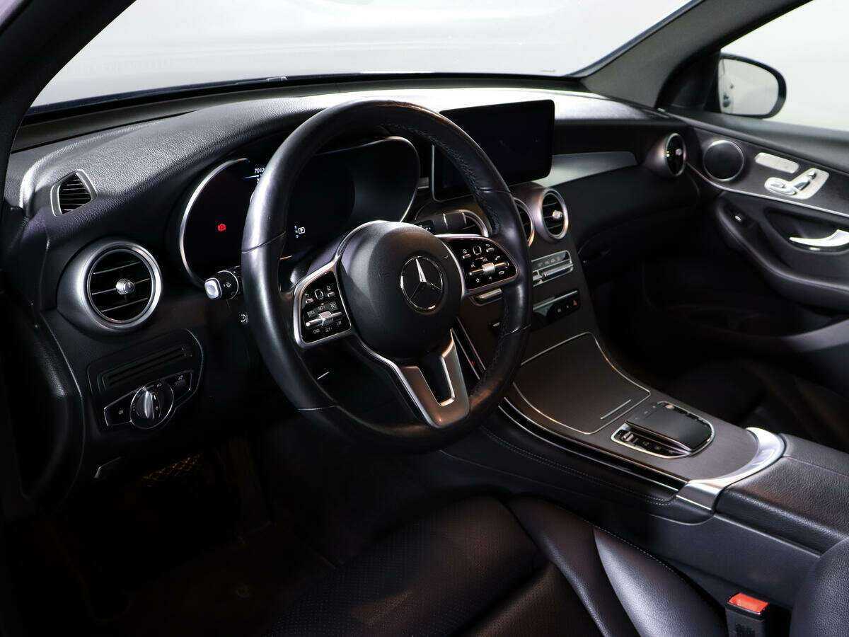 Mercedes-Benz GLC с пробегом — 2020 год. Фото: #11