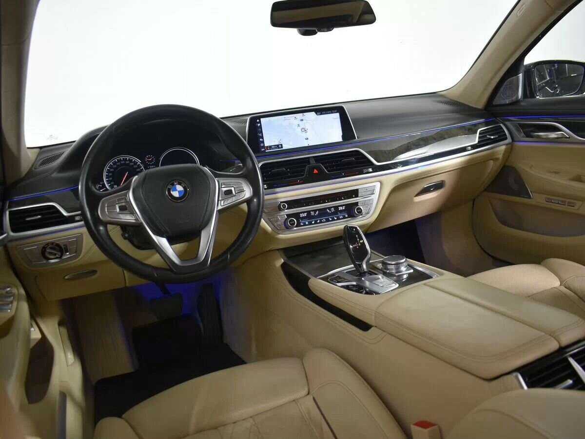 BMW 7 серии с пробегом — 2017 год. Фото: #11