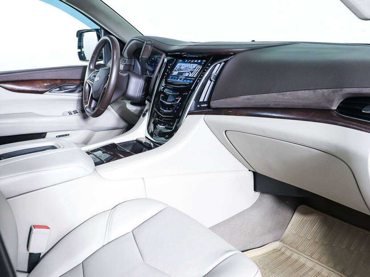 Cadillac Escalade с пробегом — 2016 год. Фото: #5