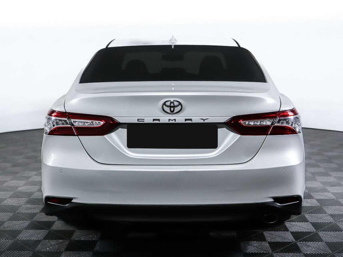 Toyota Camry с пробегом — 2018 год. Фото: #5