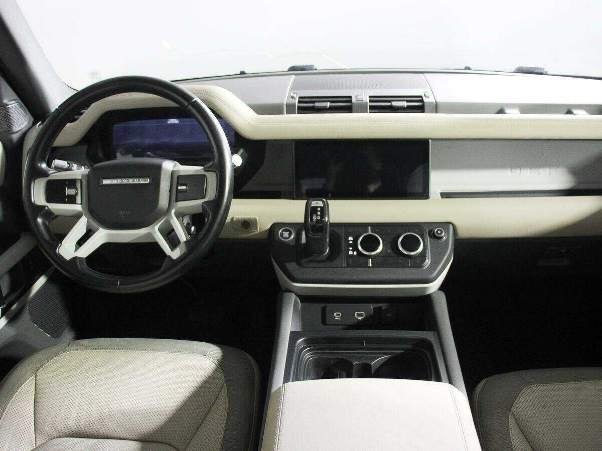 Land Rover Defender с пробегом — 2020 год. Фото: #10