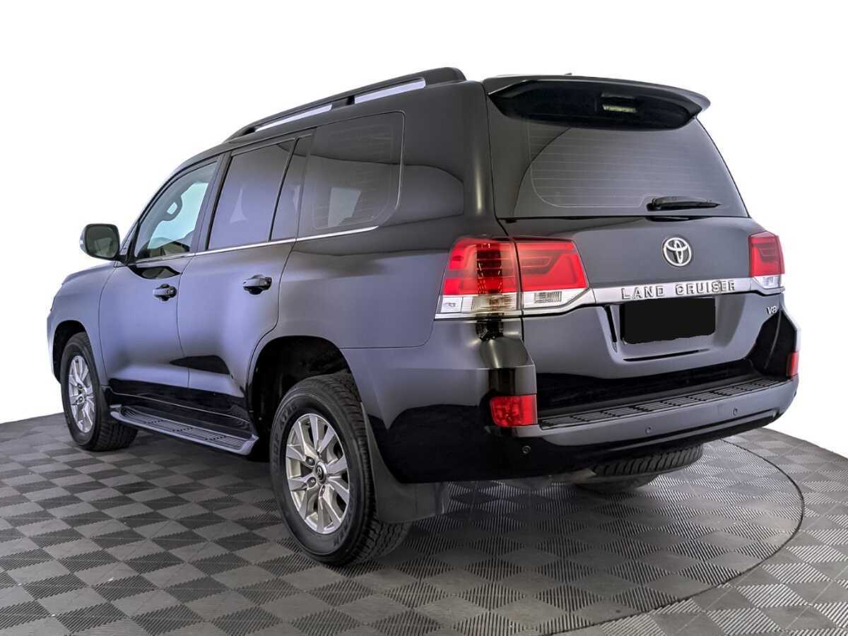 Toyota Land Cruiser с пробегом — 2017 год. Фото: #6