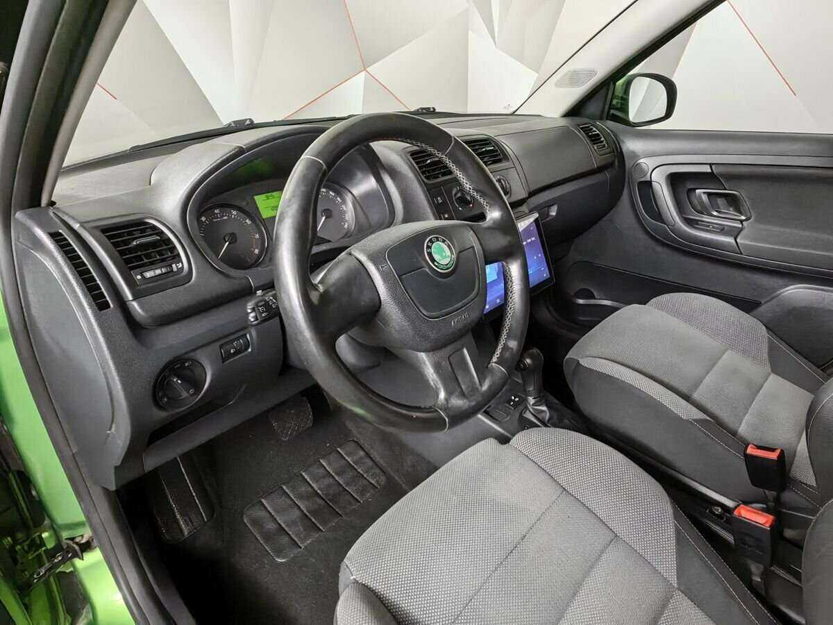 Skoda Fabia с пробегом — 2011 год. Фото: #13