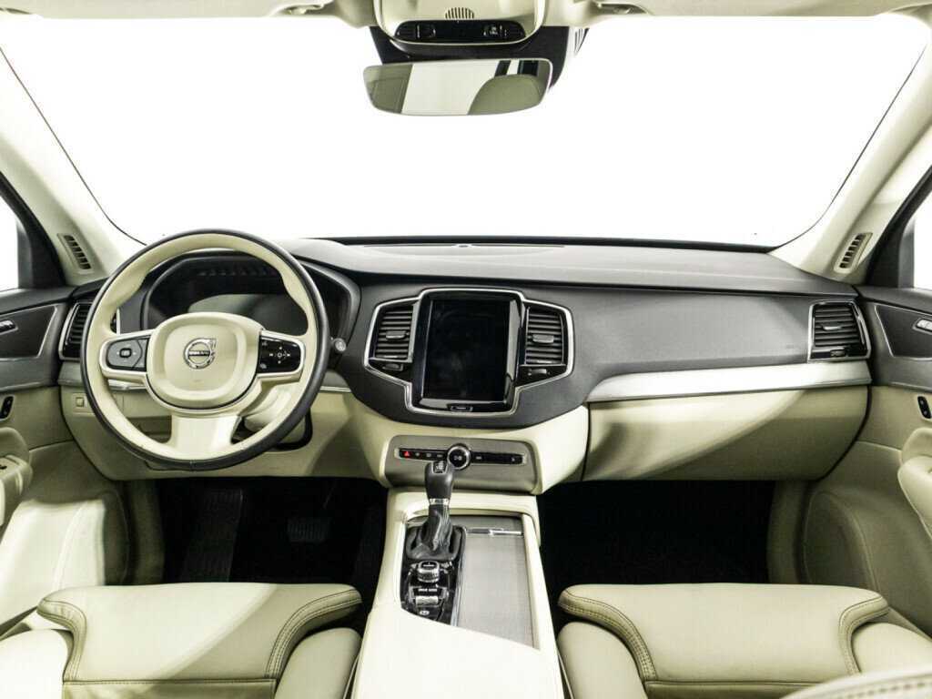 Volvo XC90 с пробегом — 2015 год. Фото: #11