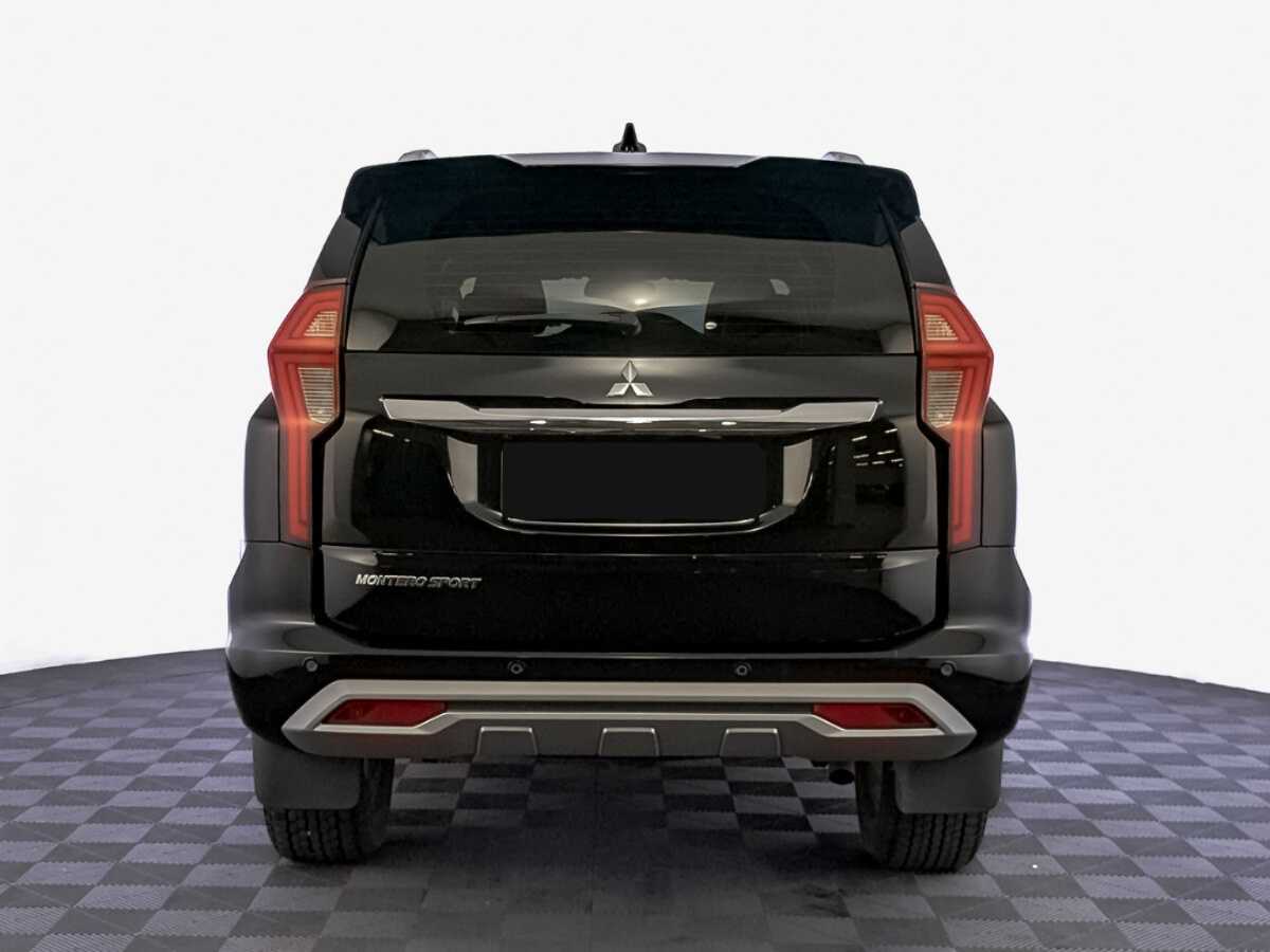 Mitsubishi Montero Sport с пробегом — 2023 год. Фото: #5
