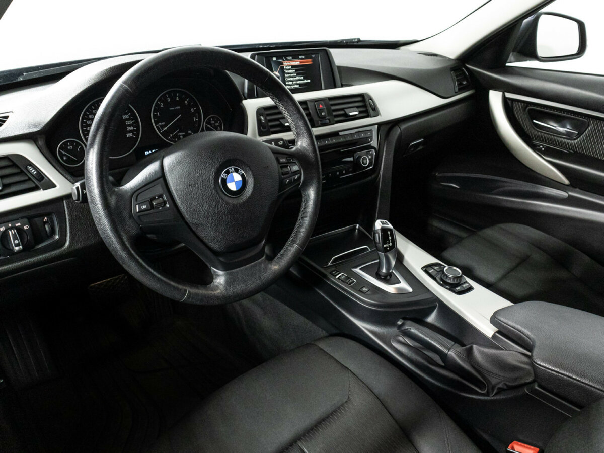 BMW 3 серии с пробегом — 2017 год. Фото: #10